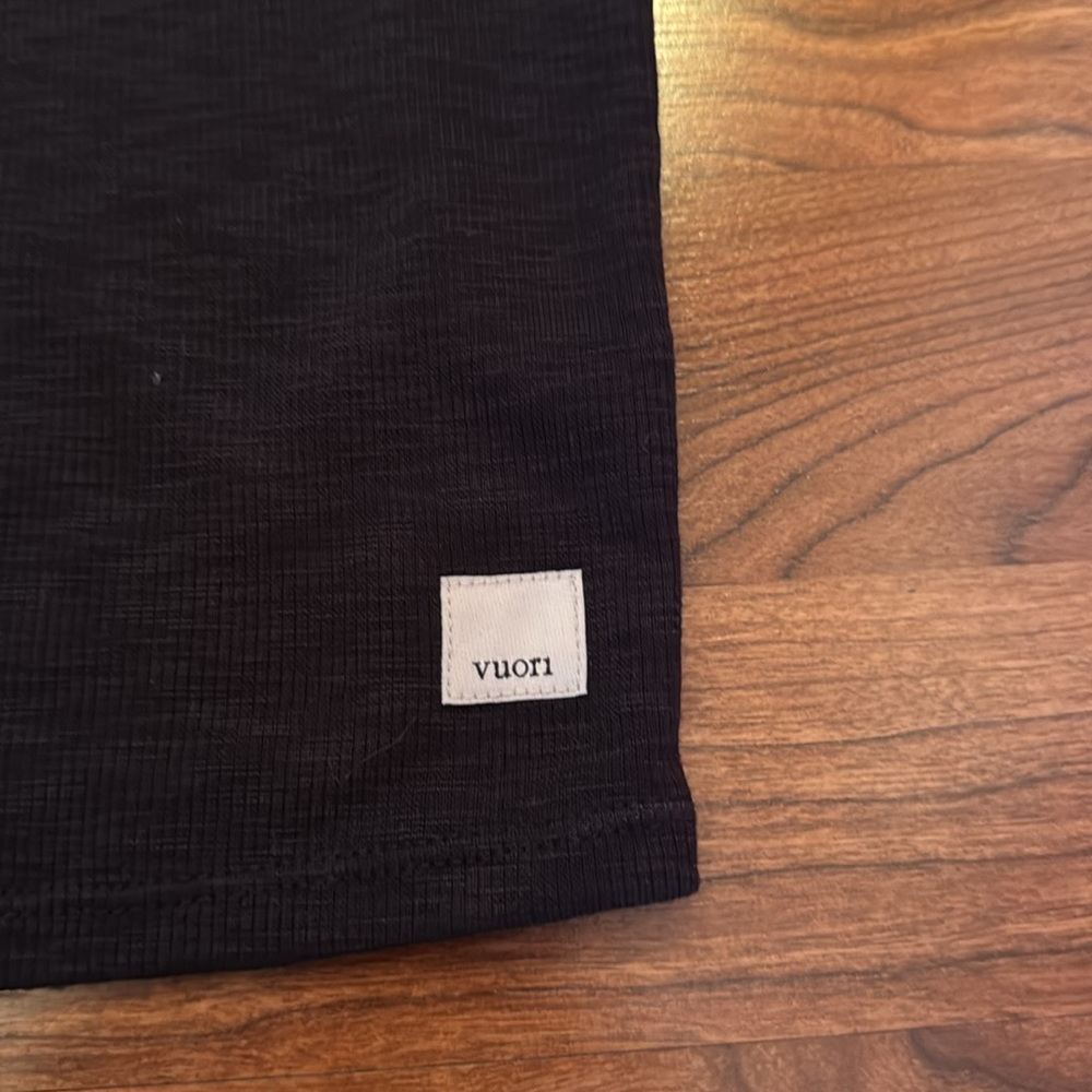 Vuori Black Tank Top - Picture 2 of 3